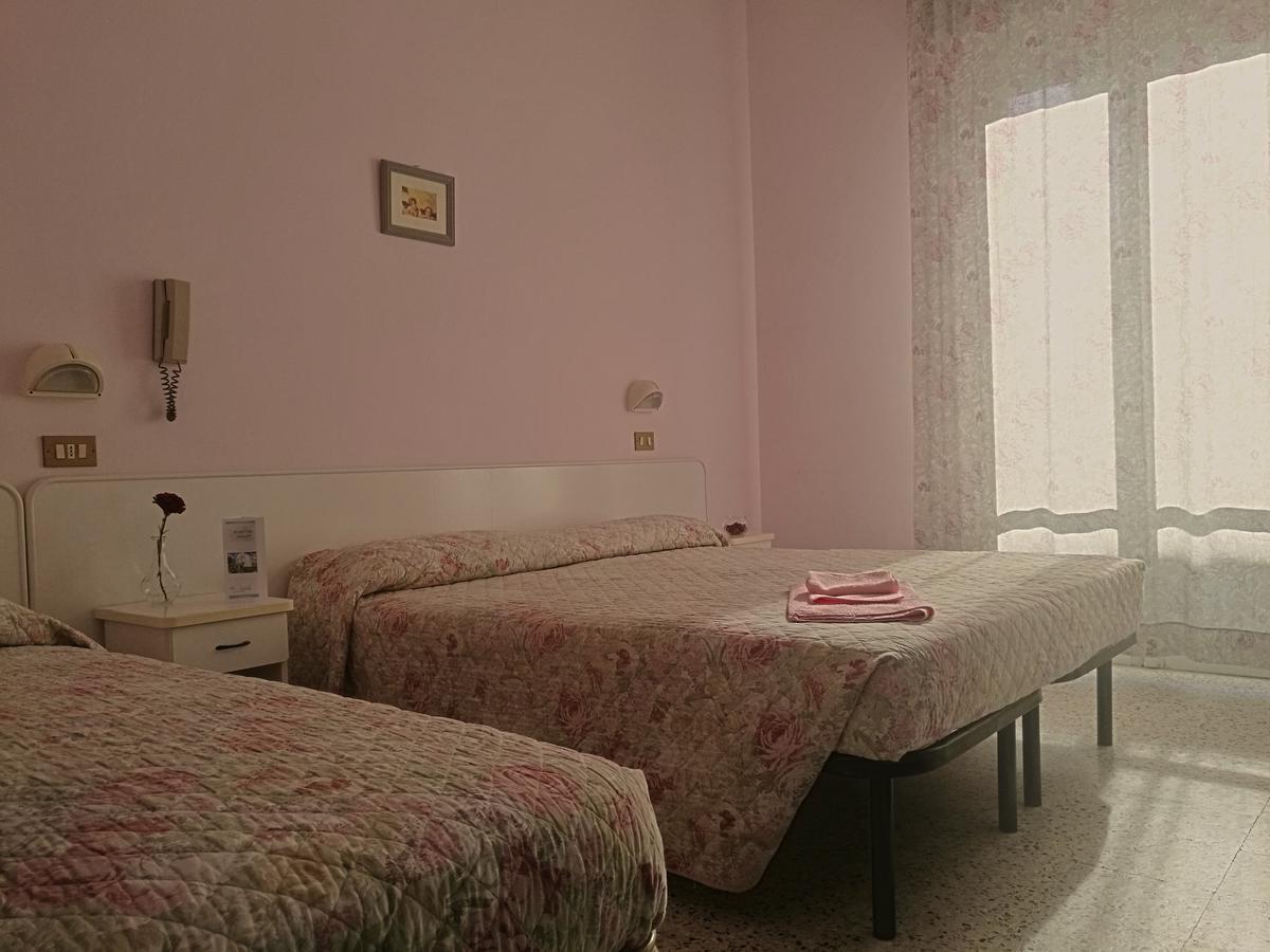 Hotel Villa Donati Viserbella di Rimini Luaran gambar