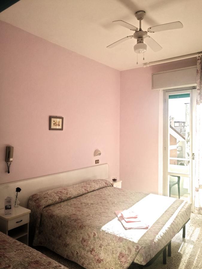 Hotel Villa Donati Viserbella di Rimini Luaran gambar